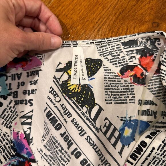 Live 4 Truth Newspaper Butterfly Peplum Blouse Short Sleeves 2X - Picture 3 of 6